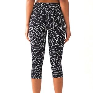 Lululemon Wunder Under Rose Crop Tights